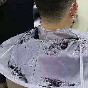 Grooming Cape for catching hair